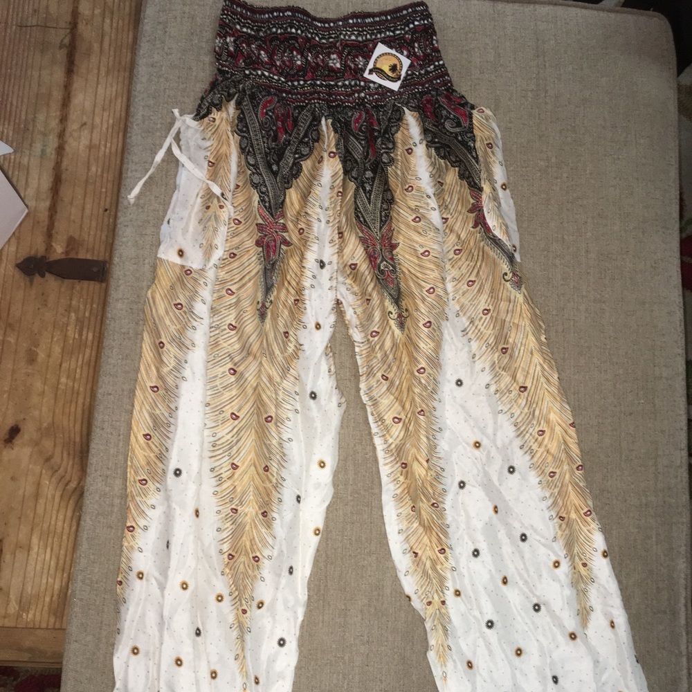 Detailed haram pants Lanna clothes design